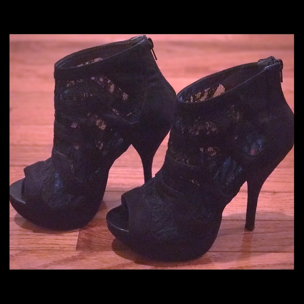 Sexy can I black lace pumps